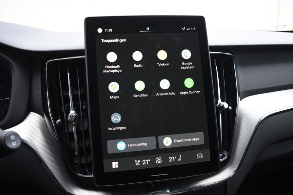 Volvo XC60 T6 350PK Plug-in Hybrid AWD Plus Black Edition / 360 Camera / Panorama Dak / Lederen Bekleding / Elektrische Stoelen / Stuur & Stoelverwarming /