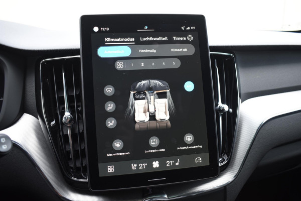 Volvo XC60 T6 350PK Plug-in Hybrid AWD Plus Black Edition / 360 Camera / Panorama Dak / Lederen Bekleding / Elektrische Stoelen / Stuur & Stoelverwarming /