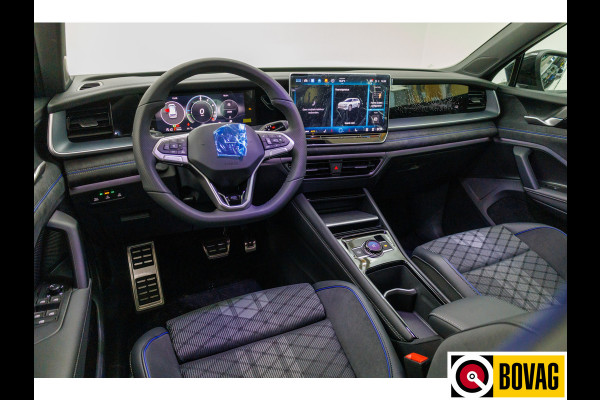 Volkswagen Tayron 1.5 eHybrid R-Line Edition 272 PK automaat | Elec. trekhaak | Panodak | Elec. achterklep | 360 graden Camera, Adaptieve Cruise, Travelassistant, IQ light, Fabrieksgarantie