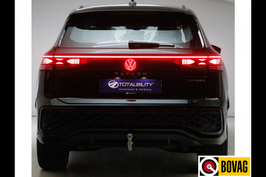 Volkswagen Tayron 1.5 eHybrid R-Line Edition 272 PK automaat | Elec. trekhaak | Panodak | Elec. achterklep | 360 graden Camera, Adaptieve Cruise, Travelassistant, IQ light, Fabrieksgarantie