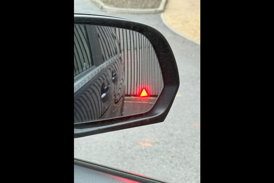 Mercedes-Benz V-Klasse 250d Extra Lang Avantgarde Edition 7 persoons