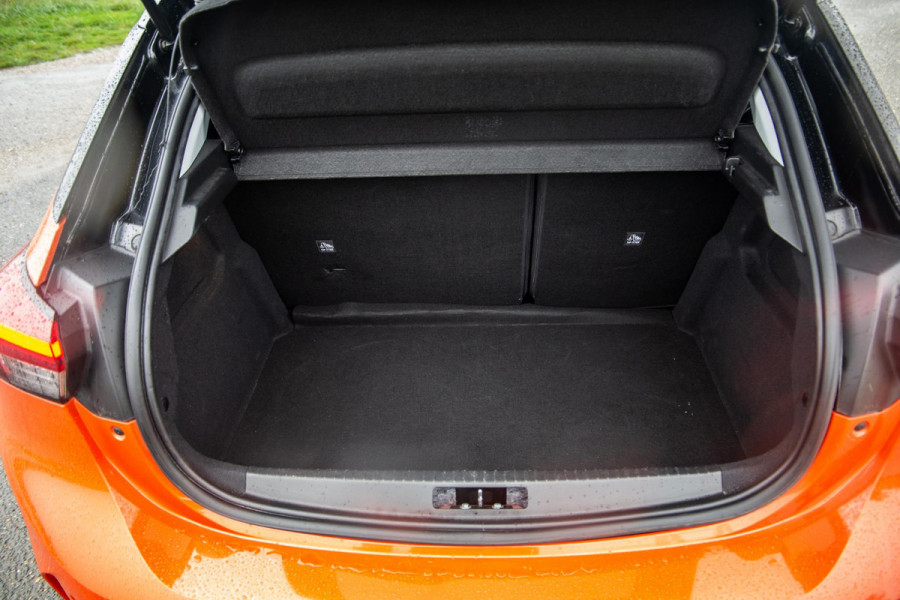 Opel Corsa 1.2 Turbo AUTOMAAT / CARPLAY / CAMERA / DEALER AUTO