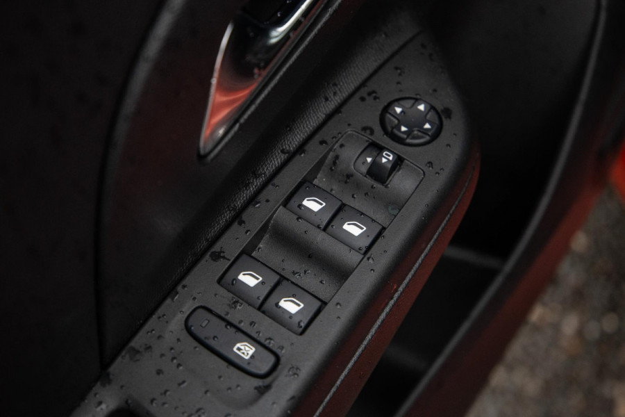 Opel Corsa 1.2 Turbo AUTOMAAT / CARPLAY / CAMERA / DEALER AUTO