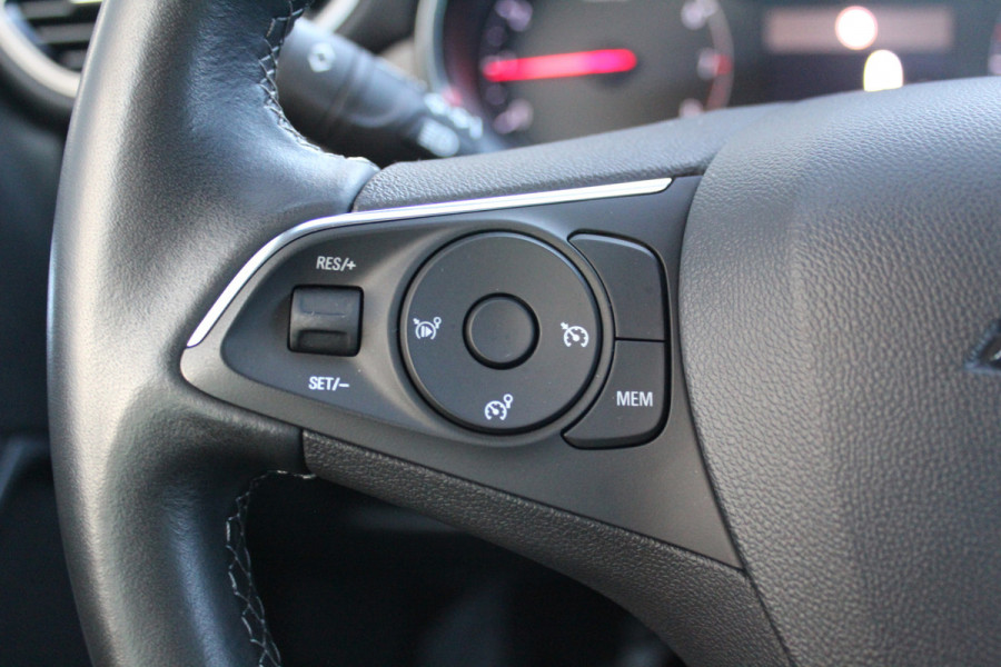 Opel Crossland 1.2-Turbo 110pk Ultimate Mooie en luxe hoogzitter met weinig km's ! Volautm. airco dual, cruise control, camera, comfortstoelen, metallic lak,  LM wielen, navigatie, telefoonvoorb., LED verlichting  etc.