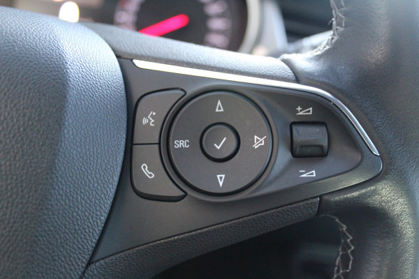 Opel Crossland 1.2-Turbo 110pk Ultimate Mooie en luxe hoogzitter met weinig km's ! Volautm. airco dual, cruise control, camera, comfortstoelen, metallic lak,  LM wielen, navigatie, telefoonvoorb., LED verlichting  etc.