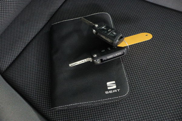 Seat Ibiza 1.0 TSI Style Business Intense|Camera|PDC|Navigatie