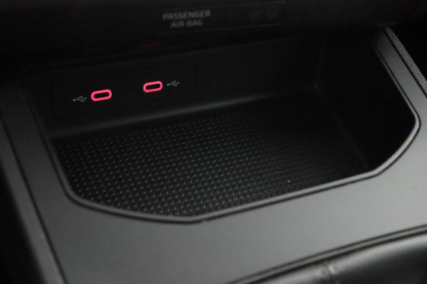 Seat Ibiza 1.0 TSI Style Business Intense|Camera|PDC|Navigatie