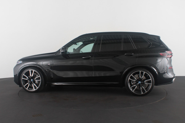 BMW X5 xDrive50e 490pk > Innovatie-pakket/Trekhaak/Travel-pakket/Shadow line