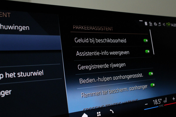 BMW X5 xDrive50e 490pk > Innovatie-pakket/Trekhaak/Travel-pakket/Shadow line