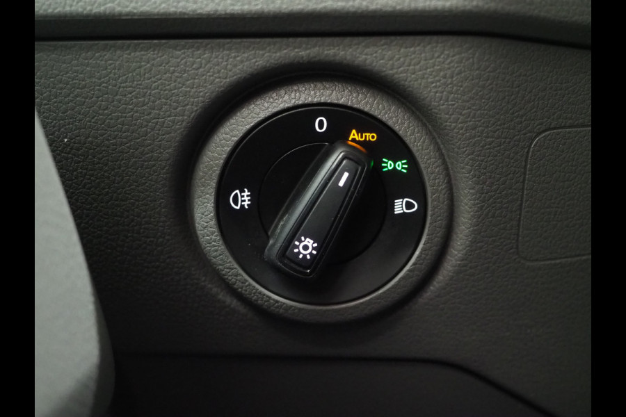 Volkswagen Crafter 35 2.0 TDI L4H3 | Beklede Laadruimte | LED | Sidesteps | Carplay | Camera | Trekhaak