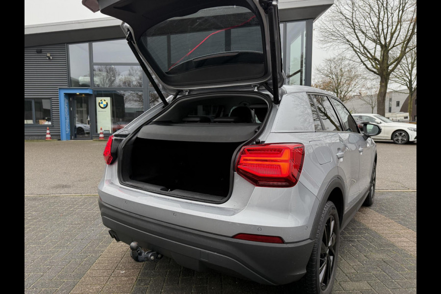 Audi Q2 35 TFSI S Edition AUT.| DIG. DASH| STOELVERWARMING| LEER| ELEKTRISCHE ACHTERKLEP| TREKHAAK|