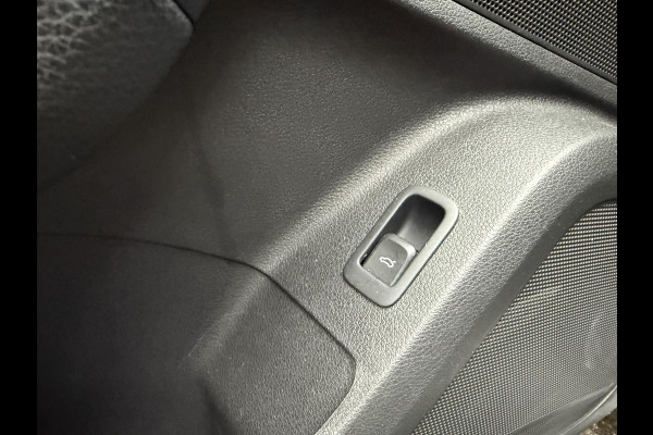 Audi Q2 35 TFSI S Edition AUT.| DIG. DASH| STOELVERWARMING| LEER| ELEKTRISCHE ACHTERKLEP| TREKHAAK|