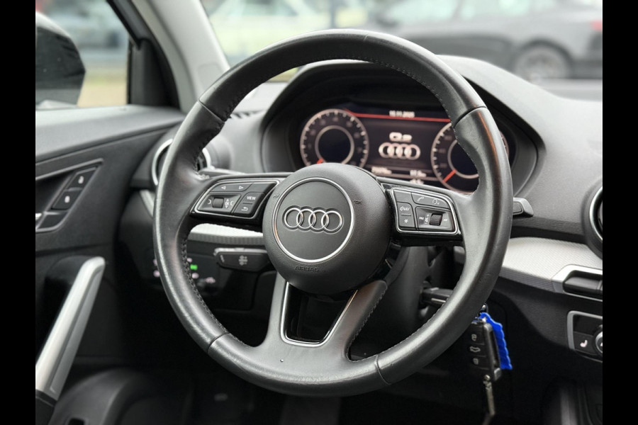 Audi Q2 35 TFSI S Edition AUT.| DIG. DASH| STOELVERWARMING| LEER| ELEKTRISCHE ACHTERKLEP| TREKHAAK|