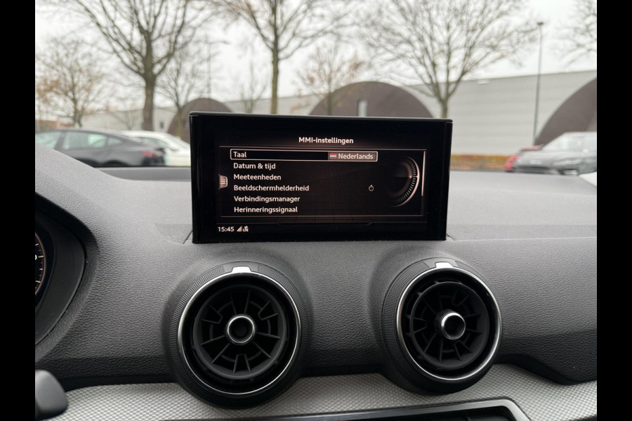 Audi Q2 35 TFSI S Edition AUT.| DIG. DASH| STOELVERWARMING| LEER| ELEKTRISCHE ACHTERKLEP| TREKHAAK|
