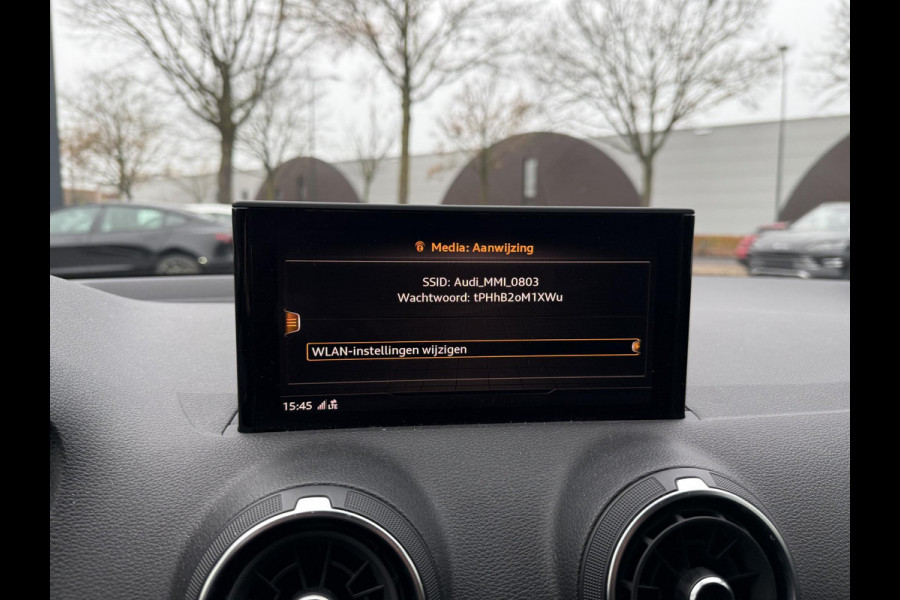 Audi Q2 35 TFSI S Edition AUT.| DIG. DASH| STOELVERWARMING| LEER| ELEKTRISCHE ACHTERKLEP| TREKHAAK|