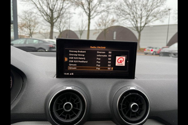 Audi Q2 35 TFSI S Edition AUT.| DIG. DASH| STOELVERWARMING| LEER| ELEKTRISCHE ACHTERKLEP| TREKHAAK|