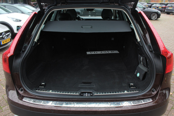 Volvo V90 Cross Country 2.0 D5 Pro / Trekhaak / Panoramadak / Camera / Head-up / Bowers en Wilkens / Luchtvering / 20'' / Keyless / Standverwarming / Stuurverwarming  / Dodehoek / Stoelverwarming / ACC