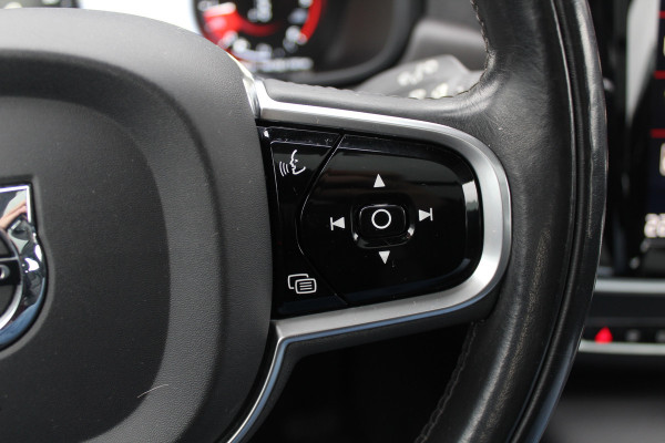 Volvo V90 Cross Country 2.0 D5 Pro / Trekhaak / Panoramadak / Camera / Head-up / Bowers en Wilkens / Luchtvering / 20'' / Keyless / Standverwarming / Stuurverwarming  / Dodehoek / Stoelverwarming / ACC