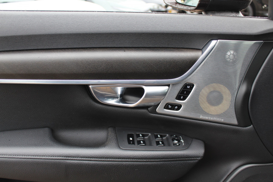 Volvo V90 Cross Country 2.0 D5 Pro / Trekhaak / Panoramadak / Camera / Head-up / Bowers en Wilkens / Luchtvering / 20'' / Keyless / Standverwarming / Stuurverwarming  / Dodehoek / Stoelverwarming / ACC