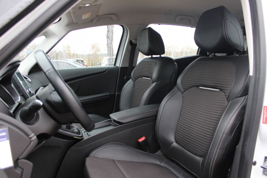 Renault Scénic 1.2 TCe Intens / Camera / Head-up / Half leder / Keyless / 20'' / DAB / Cruise Control