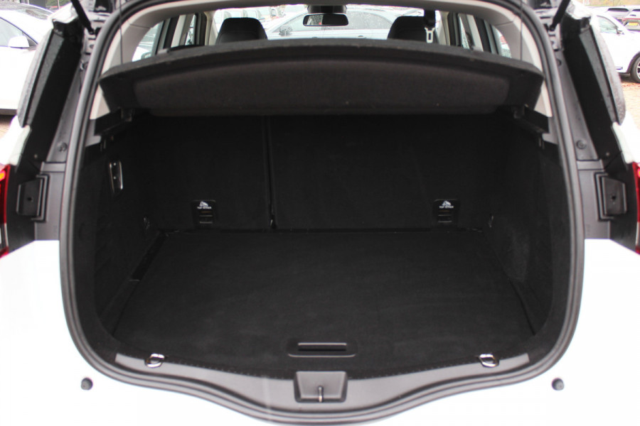 Renault Scénic 1.2 TCe Intens / Camera / Head-up / Half leder / Keyless / 20'' / DAB / Cruise Control