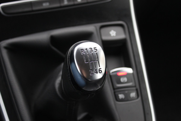 Renault Scénic 1.2 TCe Intens / Camera / Head-up / Half leder / Keyless / 20'' / DAB / Cruise Control