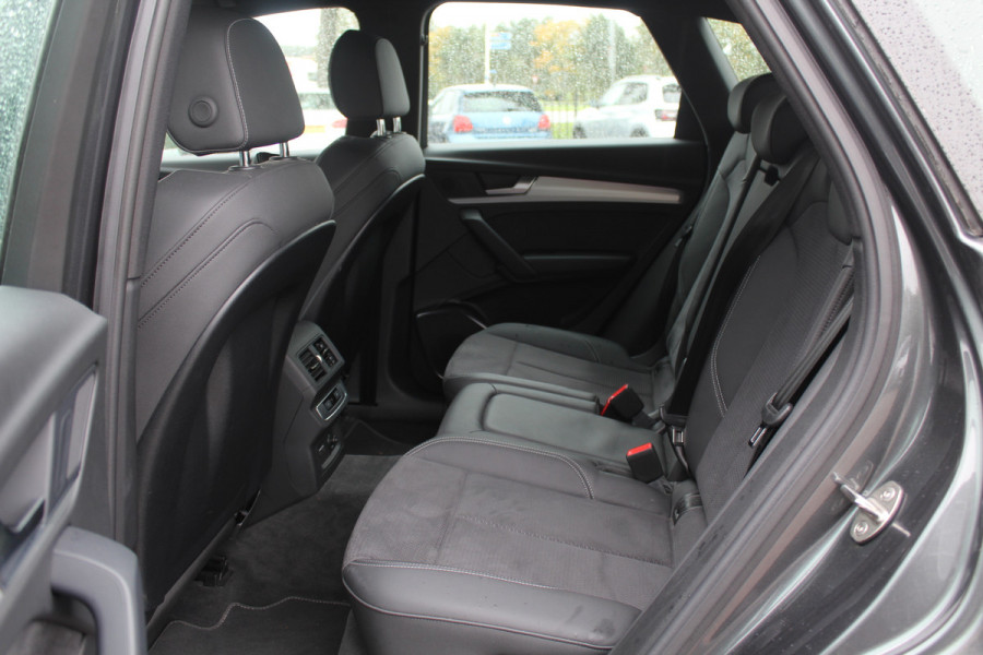 Audi Q5 50 TFSI e S edition NL Auto! / 360Camera / Half leder / 20'' / Adapt.cruise / BTW Auto