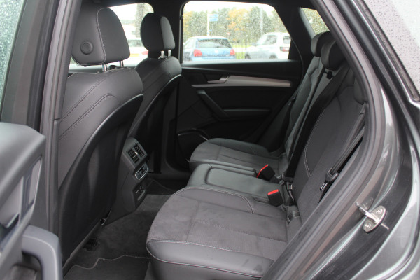 Audi Q5 50 TFSI e S edition NL Auto! / 360Camera / Half leder / 20'' / Adapt.cruise / BTW Auto