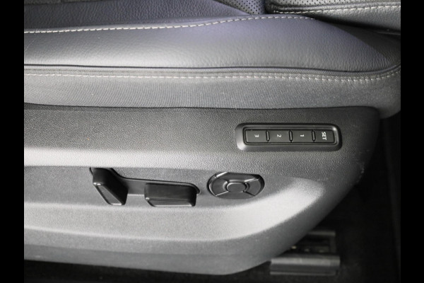 Škoda Kodiaq 1.5 TSI PHEV Business Edition 204 pk Automaat (DSG) | Verlengde garantie | Navigatie | Trekhaak (wegklapbaar) | Parkeersensoren | Achteruitrijcamera | Lederen bekleding | Stoelverwarming v/a |