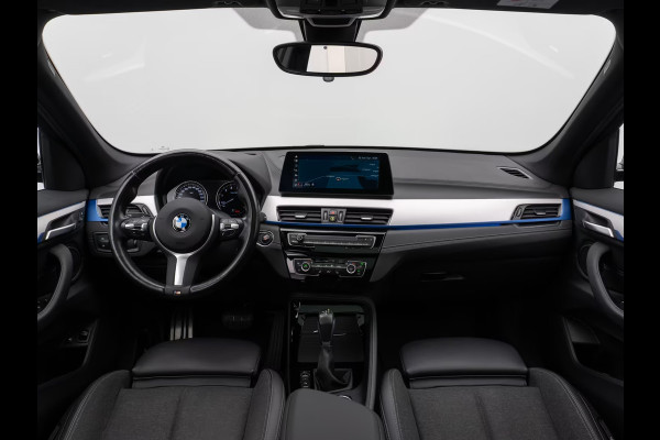 BMW X1 xDrive25e M-SPORT ** ADAPT. LED, ADAPT. CRUISE, NAVI+, PANORAMA, VERW. STUUR, 18-inch LMV ** 1e EIG - UNFALLFREI ** ** INFORMEER OOK NAAR ONZE AANTREKKELIJKE FINANCIAL-LEASE TARIEVEN **