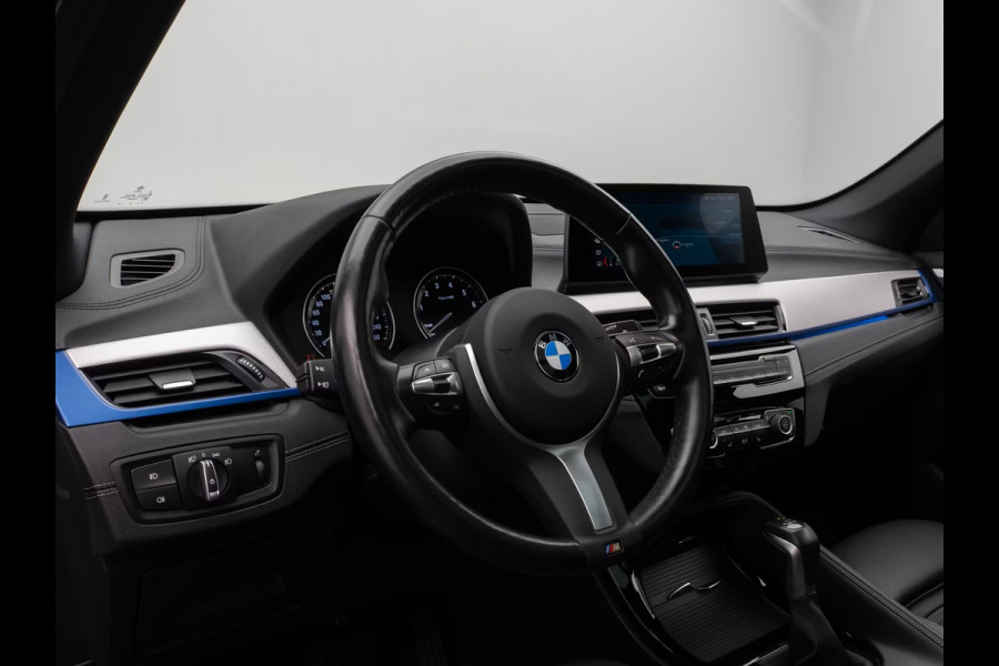 BMW X1 xDrive25e M-SPORT ** ADAPT. LED, ADAPT. CRUISE, NAVI+, PANORAMA, VERW. STUUR, 18-inch LMV ** 1e EIG - UNFALLFREI ** ** INFORMEER OOK NAAR ONZE AANTREKKELIJKE FINANCIAL-LEASE TARIEVEN **