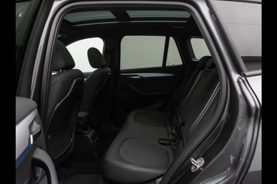 BMW X1 xDrive25e M-SPORT ** ADAPT. LED, ADAPT. CRUISE, NAVI+, PANORAMA, VERW. STUUR, 18-inch LMV ** 1e EIG - UNFALLFREI ** ** INFORMEER OOK NAAR ONZE AANTREKKELIJKE FINANCIAL-LEASE TARIEVEN **