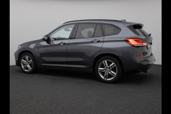 BMW X1 xDrive25e M-SPORT ** ADAPT. LED, ADAPT. CRUISE, NAVI+, PANORAMA, VERW. STUUR, 18-inch LMV ** 1e EIG - UNFALLFREI ** ** INFORMEER OOK NAAR ONZE AANTREKKELIJKE FINANCIAL-LEASE TARIEVEN **