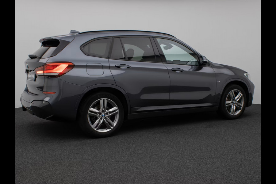 BMW X1 xDrive25e M-SPORT ** ADAPT. LED, ADAPT. CRUISE, NAVI+, PANORAMA, VERW. STUUR, 18-inch LMV ** 1e EIG - UNFALLFREI ** ** INFORMEER OOK NAAR ONZE AANTREKKELIJKE FINANCIAL-LEASE TARIEVEN **