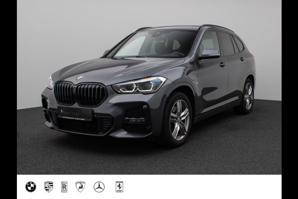 BMW X1 xDrive25e M-SPORT ** ADAPT. LED, ADAPT. CRUISE, NAVI+, PANORAMA, VERW. STUUR, 18-inch LMV ** 1e EIG - UNFALLFREI ** ** INFORMEER OOK NAAR ONZE AANTREKKELIJKE FINANCIAL-LEASE TARIEVEN **