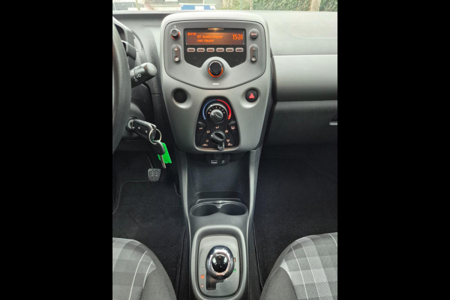 Peugeot 108 12mnd GARANTIE Automaat NL NAP Flippers Bluetooth USB AUX Sport Wit Dealeronderhouden APK tot 7-2027 1.0 e-VTi Active