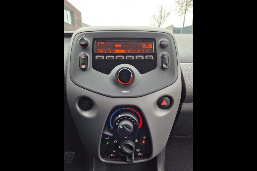Peugeot 108 12mnd GARANTIE Automaat NL NAP Flippers Bluetooth USB AUX Sport Wit Dealeronderhouden APK tot 7-2027 1.0 e-VTi Active