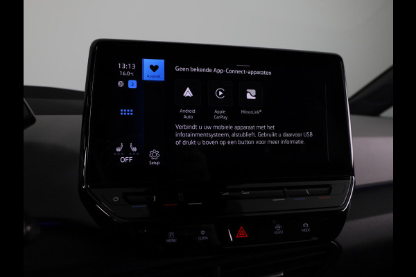 Volkswagen ID.3 First Max 58 kWh 204 pk | Navigatie | Panoramadak | Trekhaak (afneembaar) | Parkeersensoren | Achteruitrijcamera | Stoelverwarming |