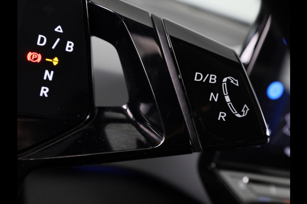 Volkswagen ID.3 First Max 58 kWh 204 pk | Navigatie | Panoramadak | Trekhaak (afneembaar) | Parkeersensoren | Achteruitrijcamera | Stoelverwarming |