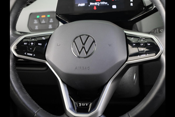 Volkswagen ID.3 First Max 58 kWh 204 pk | Navigatie | Panoramadak | Trekhaak (afneembaar) | Parkeersensoren | Achteruitrijcamera | Stoelverwarming |