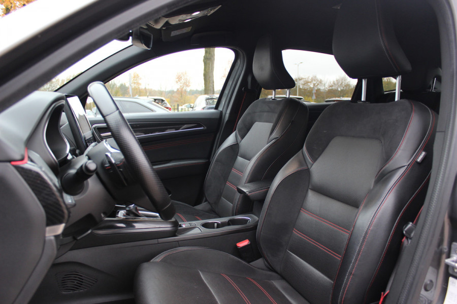 Renault Arkana 1.3 TCe 140 R.S. Line / Camera / Leder / 18'' / Bose / Keyless / Sfeerverlichting / Navigatie / Dodehoek / DAB / ACC / Stoelverwarming