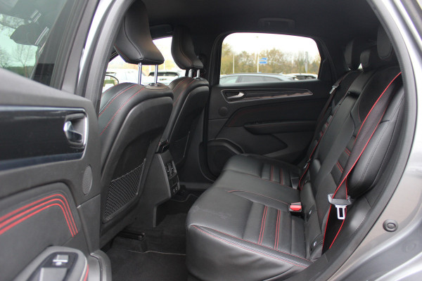 Renault Arkana 1.3 TCe 140 R.S. Line / Camera / Leder / 18'' / Bose / Keyless / Sfeerverlichting / Navigatie / Dodehoek / DAB / ACC / Stoelverwarming