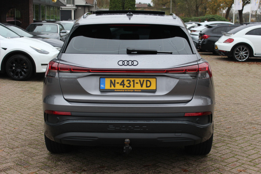 Audi Q4 e-tron 35 Launch edition Advanced Plus 55 kWh / SOH 93%  / Trekhaak / Panoramadak / Camera / Navigatie / 19'' / Matrix LED / Stoelverwarming / Warmtepomp / DAB / ACC