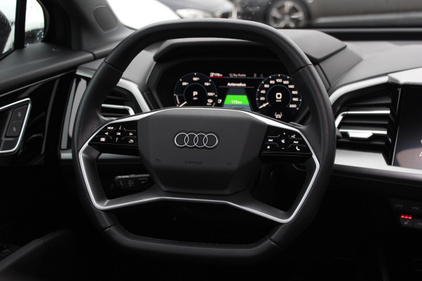 Audi Q4 e-tron 35 Launch edition Advanced Plus 55 kWh / SOH 93%  / Trekhaak / Panoramadak / Camera / Navigatie / 19'' / Matrix LED / Stoelverwarming / Warmtepomp / DAB / ACC