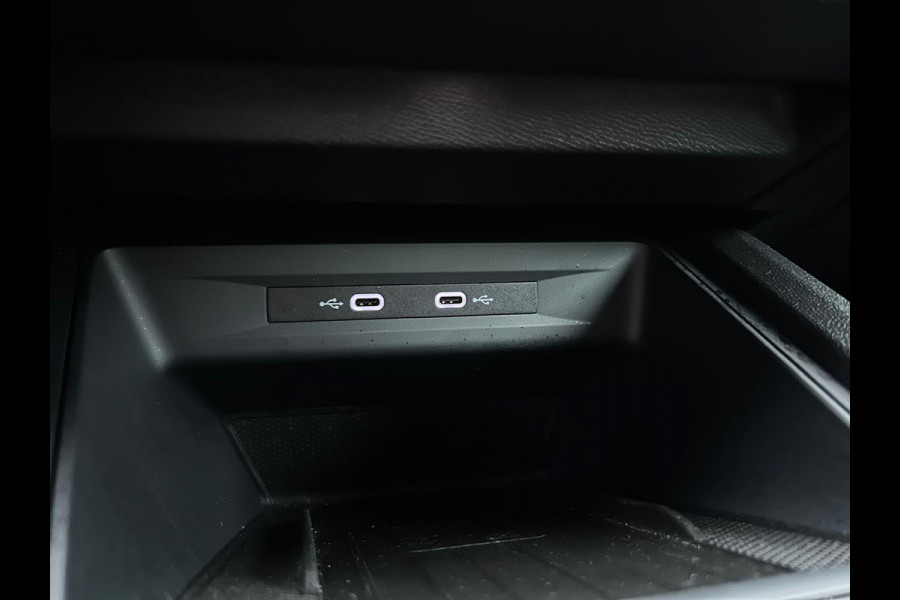 CUPRA Leon 1.4 e-Hybrid VZ Business