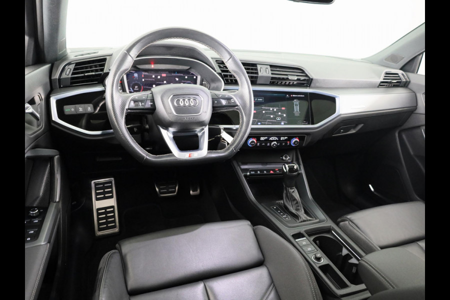 Audi Q3 Sportback 35 TFSI S Edition 150 pk S-tronic | Navigatie | Schuifdak | Parkeersensoren | Lichtmetalen velgen 20" | B&O Soundsystem | Lederen bekleding | S-Line |