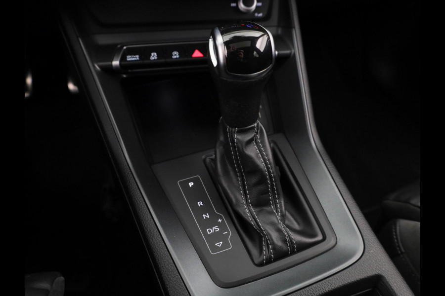 Audi Q3 Sportback 35 TFSI S Edition 150 pk S-tronic | Navigatie | Schuifdak | Parkeersensoren | Lichtmetalen velgen 20" | B&O Soundsystem | Lederen bekleding | S-Line |