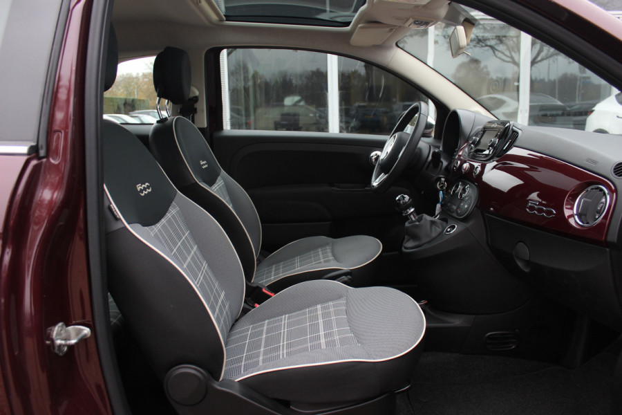 Fiat 500 1.2 Lounge / Panoramadak / Navigatie / Parkeerhulp achter / 15'' / Cruise Control / Xenon / Climate Control
