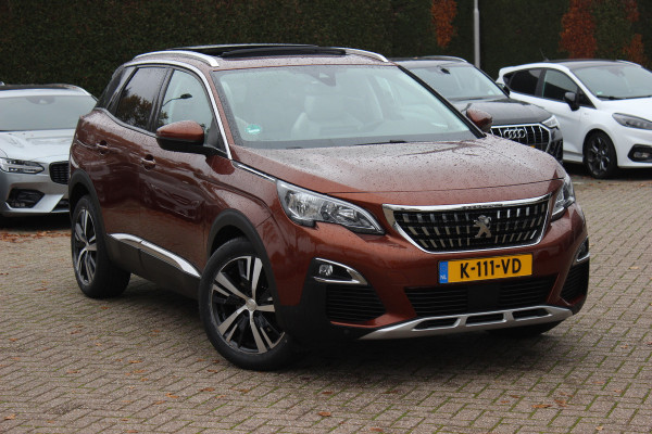 Peugeot 3008 1.2 PureTech Allure / Trekhaak / Panoramadak / Camera / Navigatie / 18'' / Half leder / CarPlay / Stoelverwarmign / Cruise Control