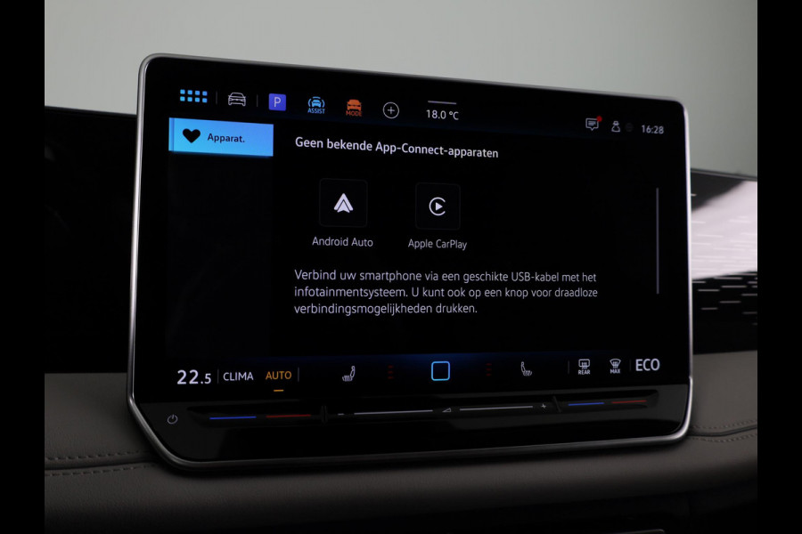 Volkswagen Tiguan 1.5 eHybrid Elegance 204 pk Automaat (DSG) | Verlengde garantie | Navigatie | Trekhaak (wegklapbaar) | Parkeersensoren (Park assist) | Rondomzicht camera | Stoelverwarming |